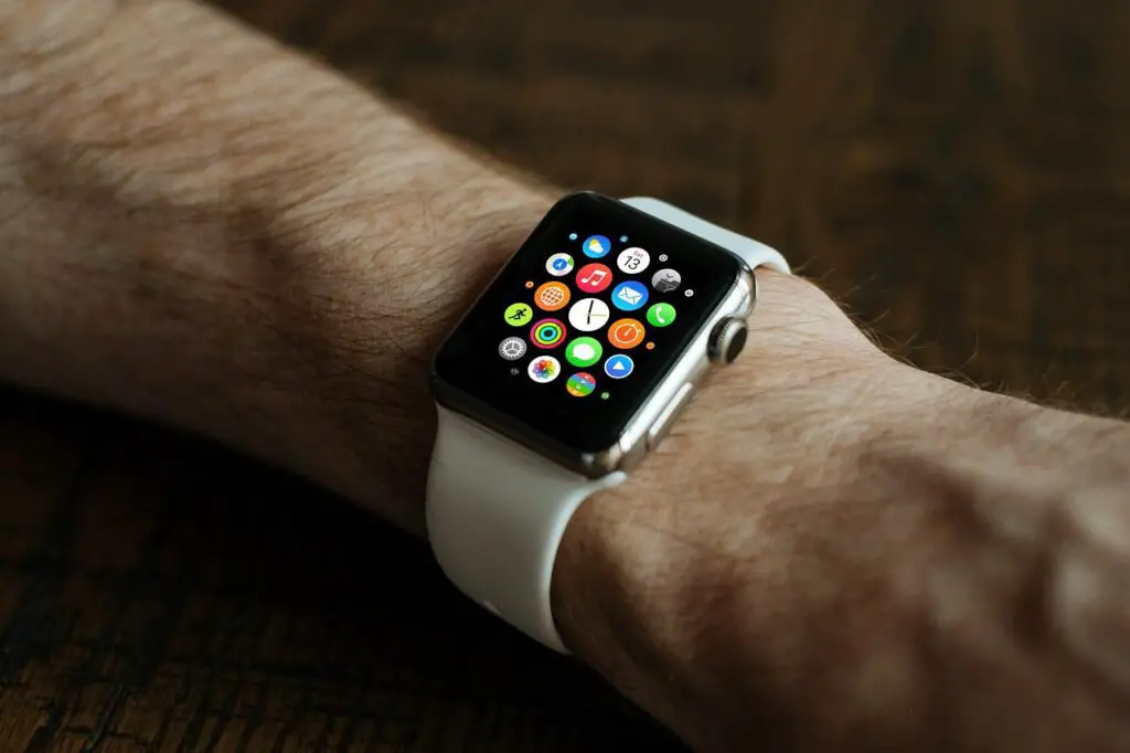 smart watch, apple, wrist-821559.jpg