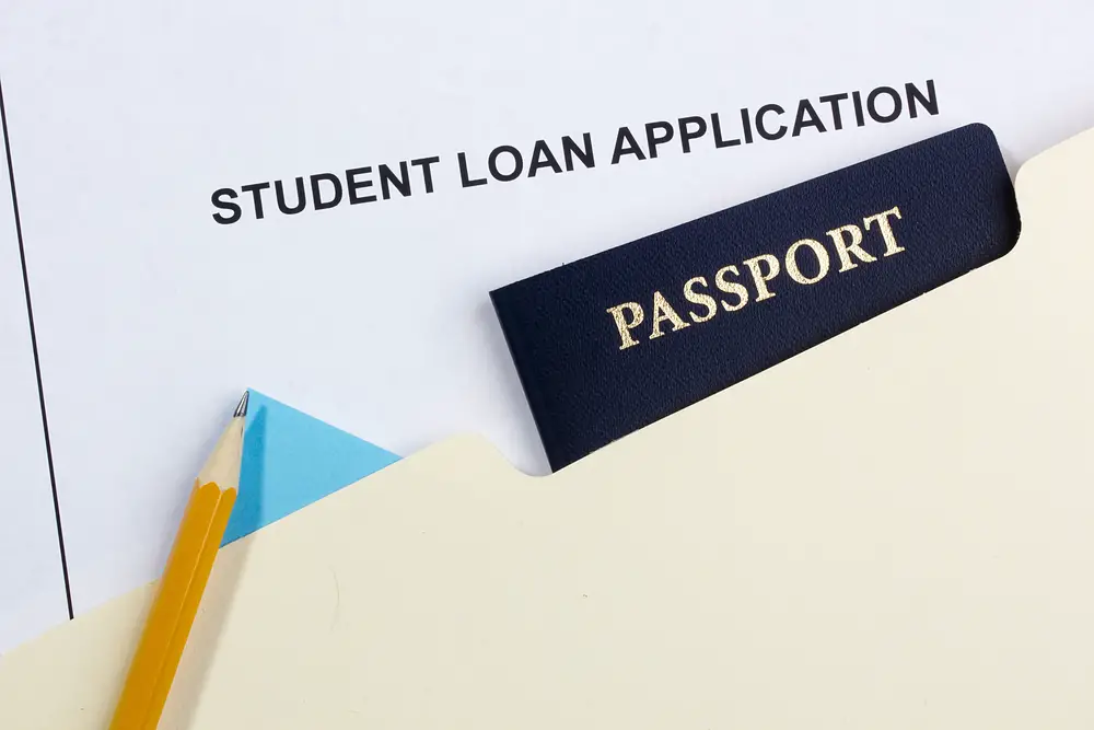 How To Travel With Student Loans